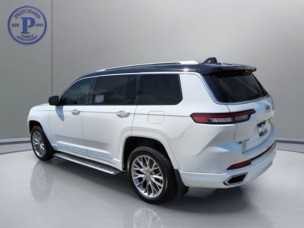 Used 2023 Jeep Grand Cherokee L Summit w/ Advanced Protech Group IV AWD/4WD image 5
