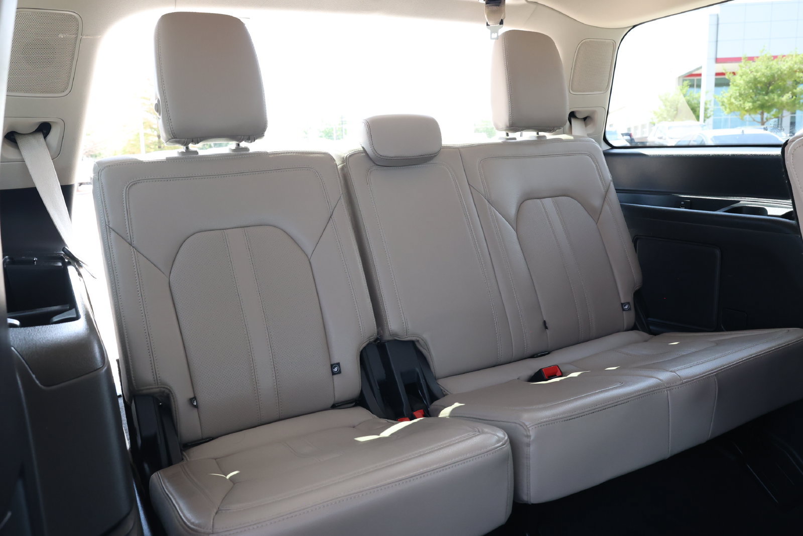 Used 2024 Ford Expedition Limited RWD image 35