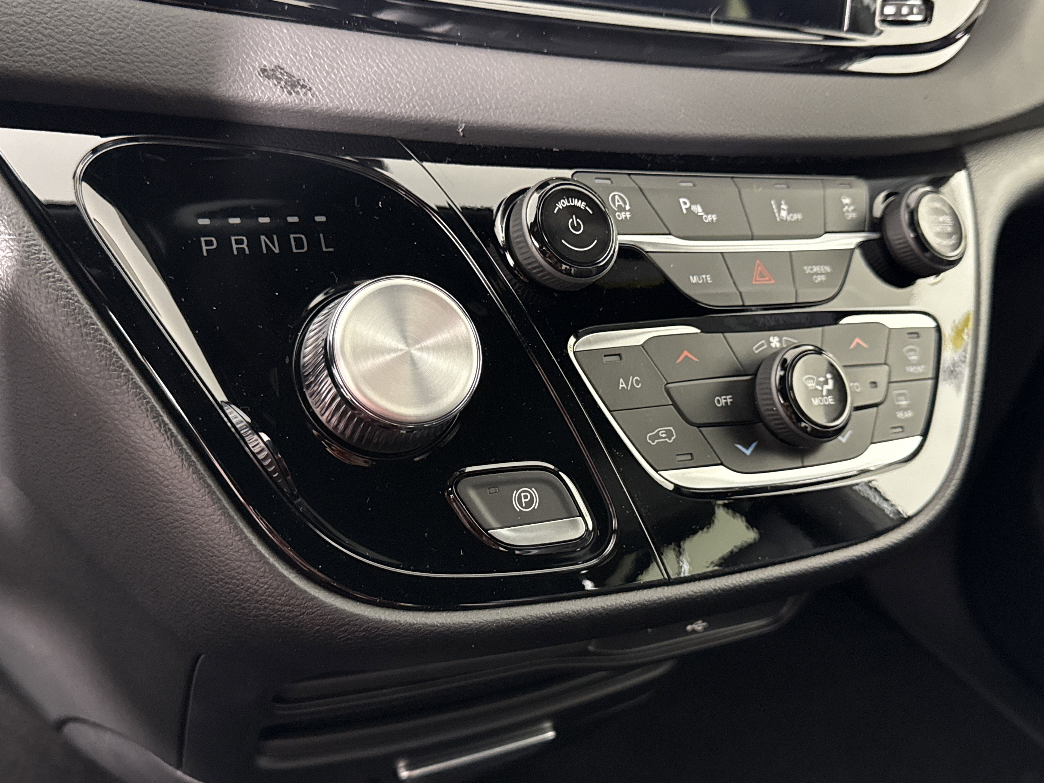 New 2026 Chrysler Voyager LX FWD image 25