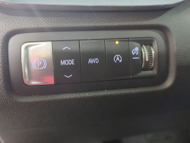 Used 2025 GMC Acadia Elevation w/ Elevation Premium Package image 17