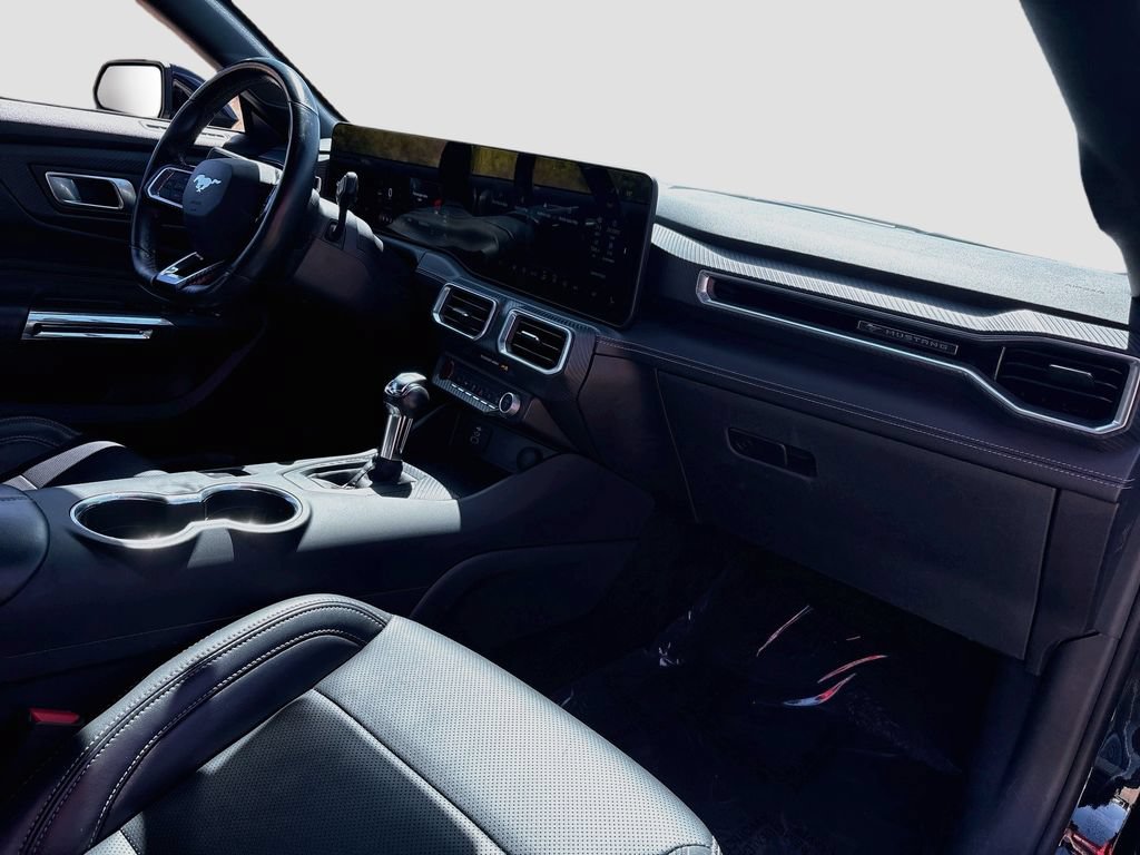 Used 2025 Ford Mustang Premium RWD image 27