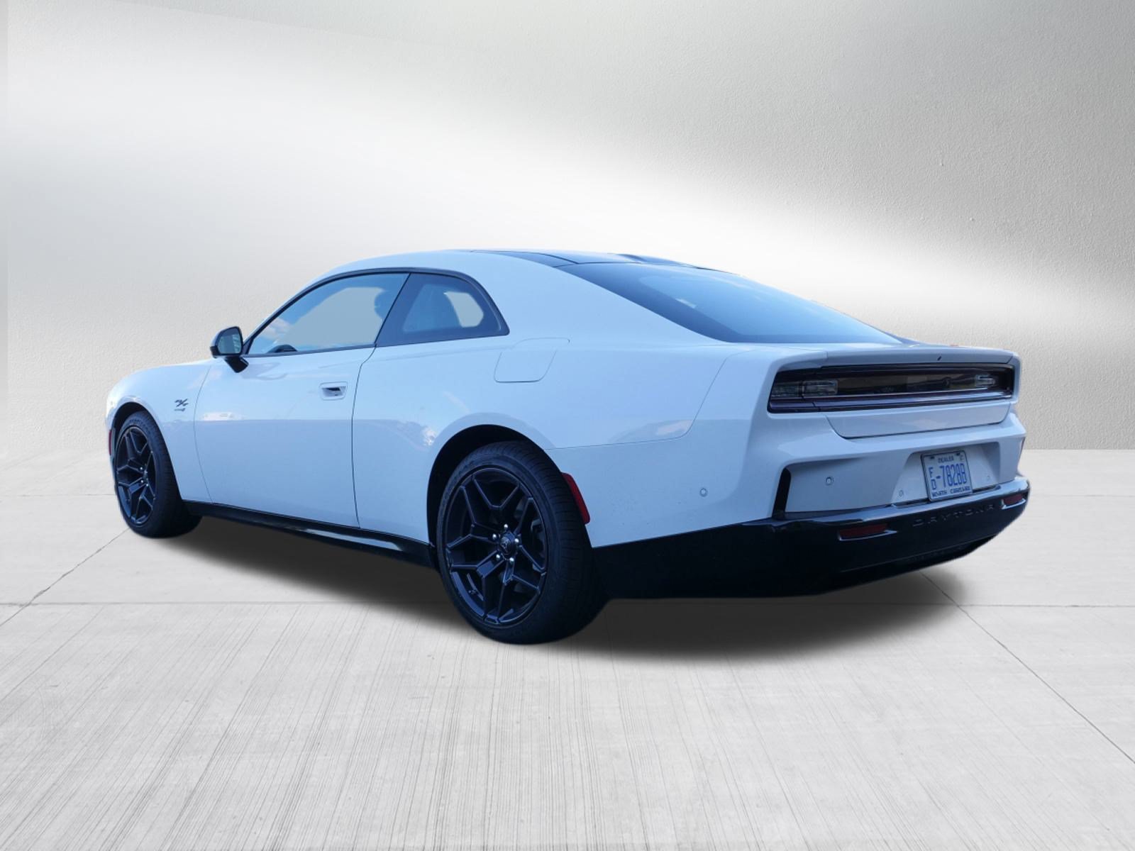 Used 2024 Dodge Charger Daytona R/T w/ Plus Group AWD/4WD image 5