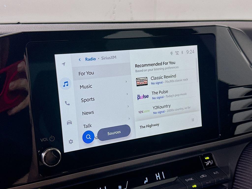 Used 2025 Toyota Camry SE image 28