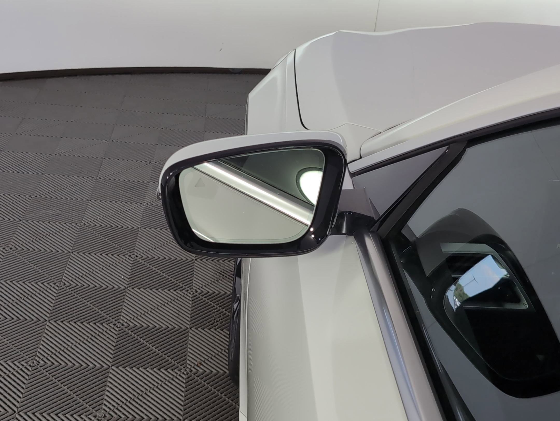 Used 2025 BMW 230i Coupe w/ Convenience Package image 22