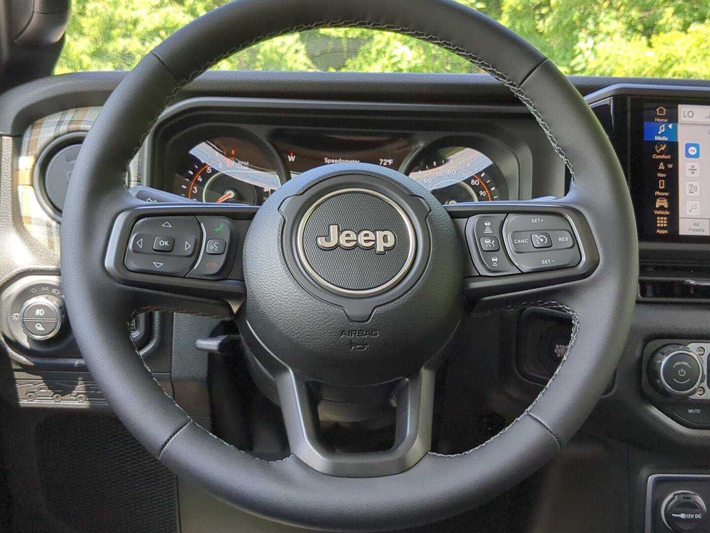 New 2026 Jeep Gladiator Sport AWD/4WD image 13