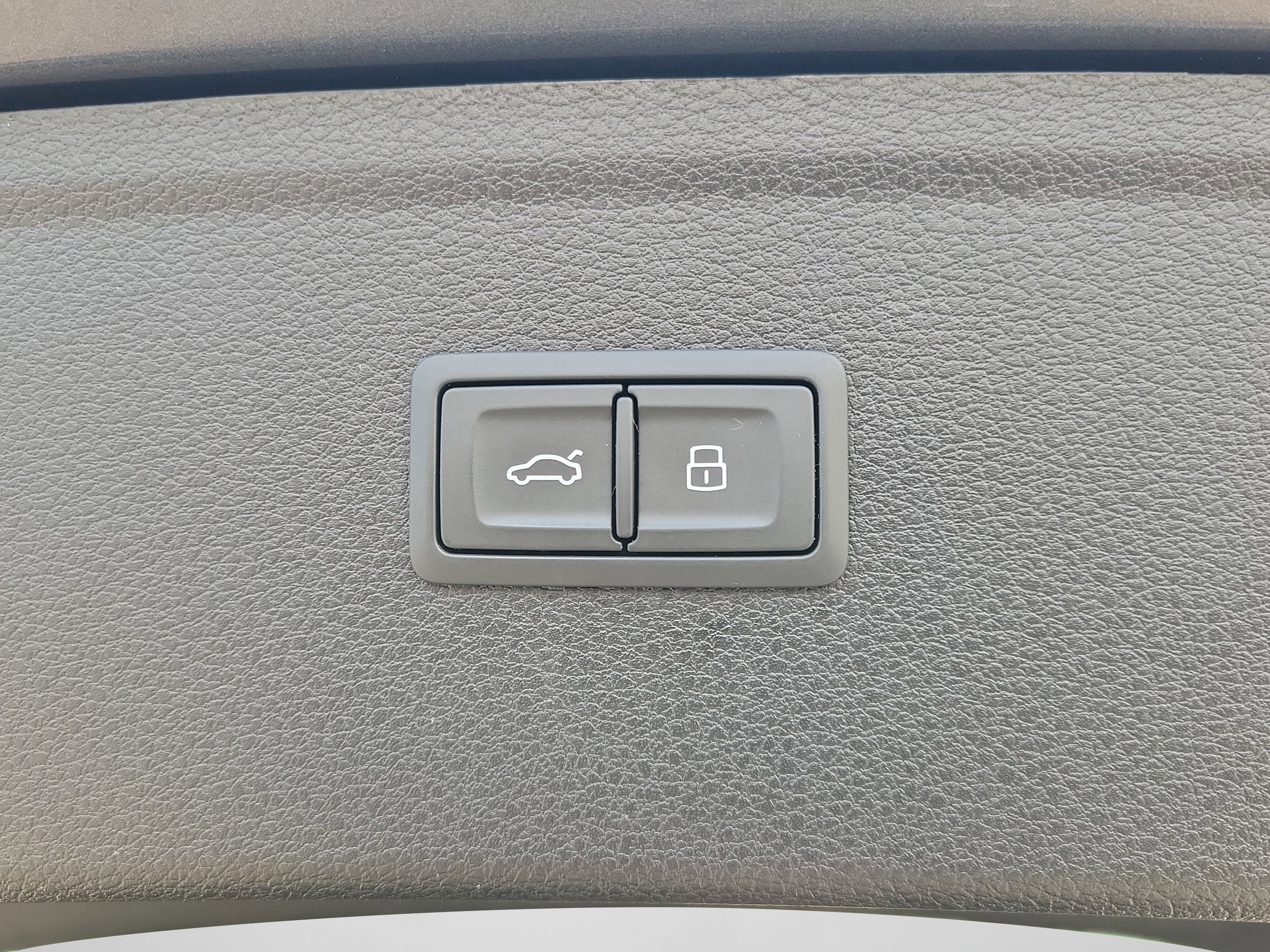 Used 2025 Audi Q5 2.0T Premium image 32