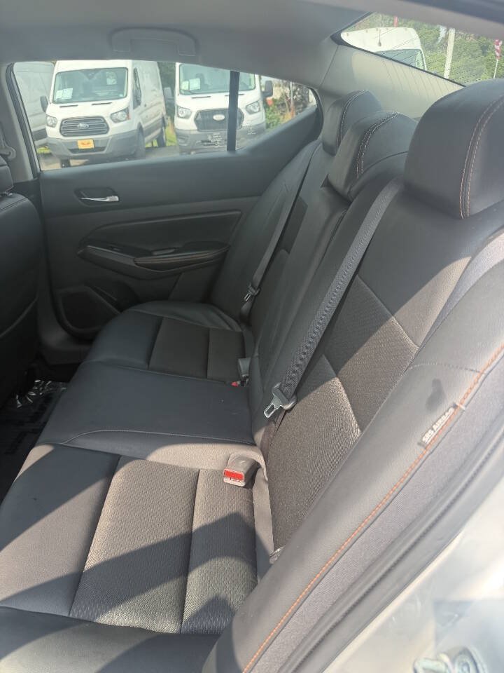 Used 2019 Nissan Altima 2.5 SR FWD image 7
