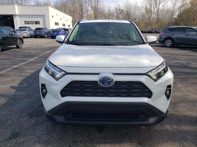 Used 2023 Toyota RAV4 XLE Premium image 9