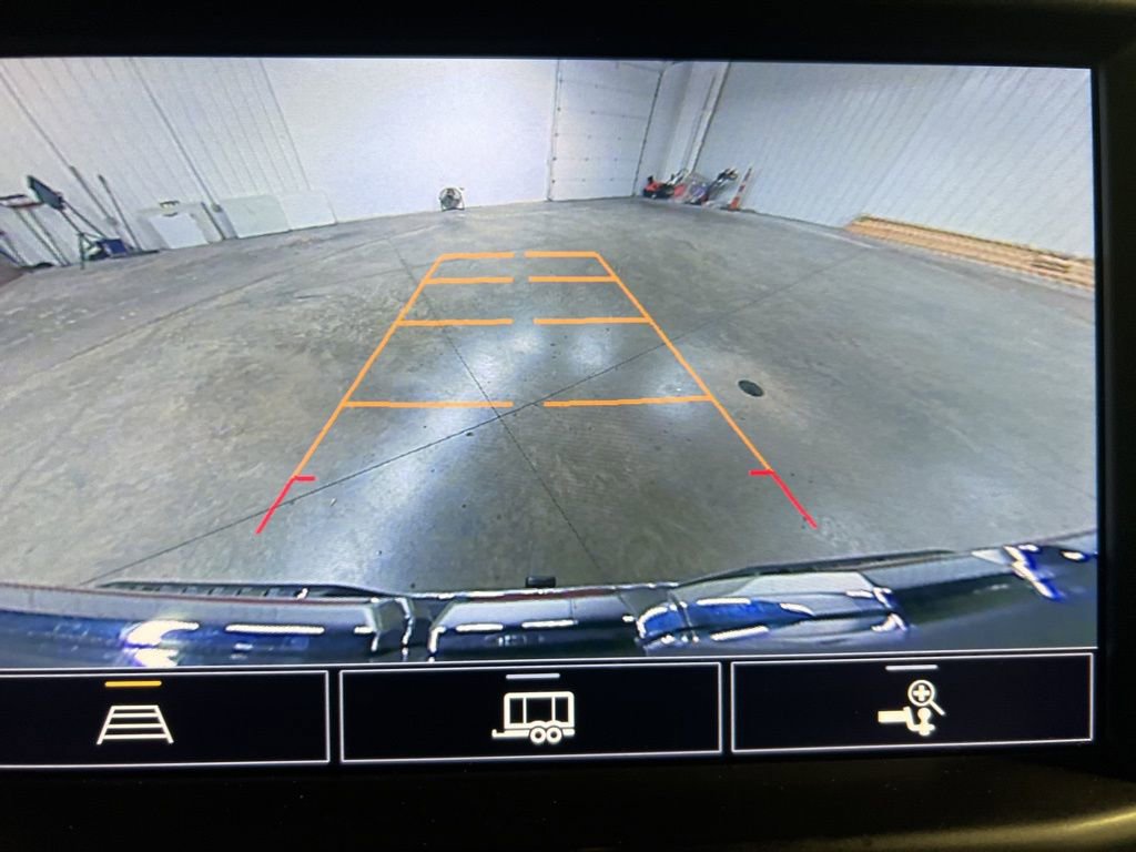 Used 2021 GMC Sierra 1500 SLT w/ SLT Premium Package image 17