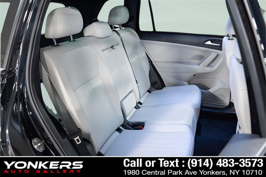 Used 2022 Volkswagen Tiguan SE R-Line AWD/4WD image 43