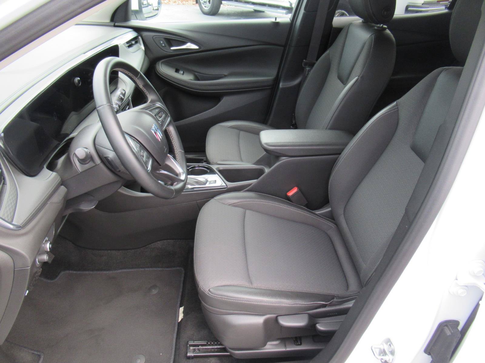 Used 2025 Buick Encore GX Preferred FWD image 17
