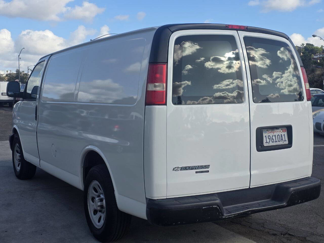 Used 2013 Chevrolet Express 1500 RWD image 5