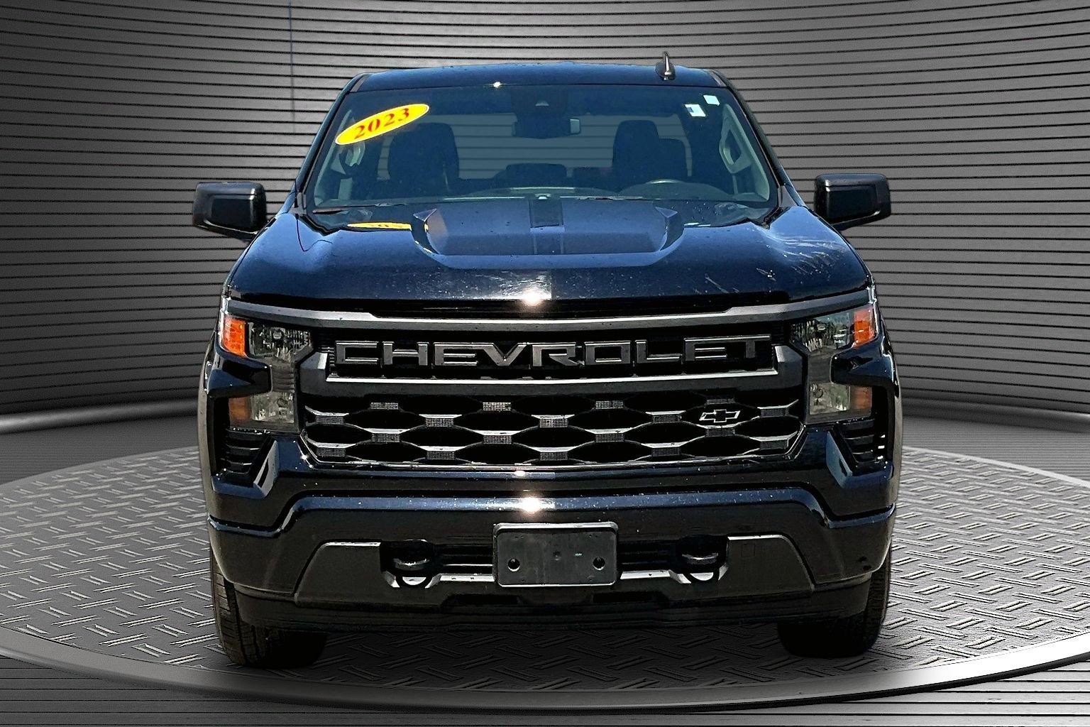 Used 2023 Chevrolet Silverado 1500 Custom w/ Rally Edition AWD/4WD image 2