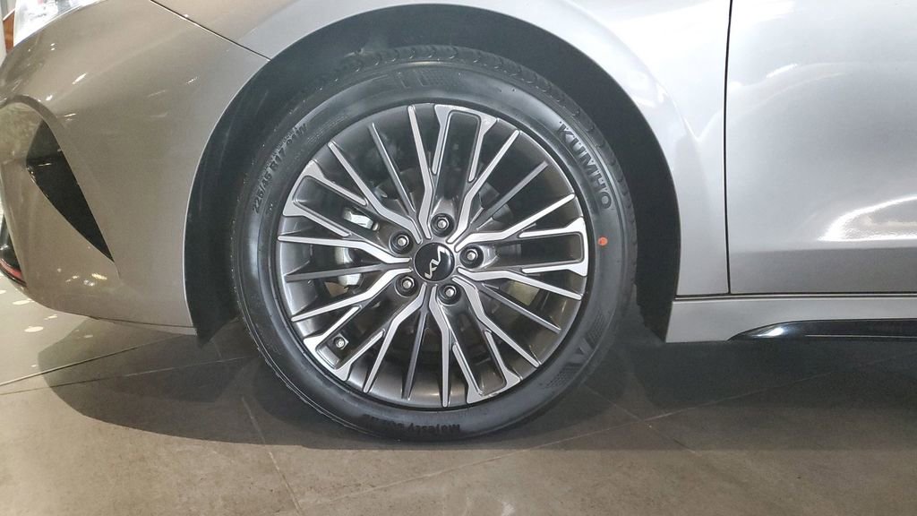 Used 2023 Kia Forte GT-Line w/ GT-Line Premium Package image 7