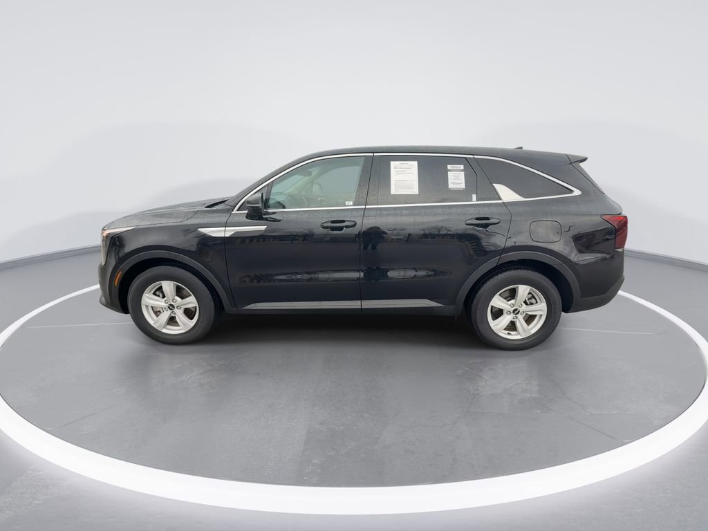Used 2025 Kia Sorento LX image 5