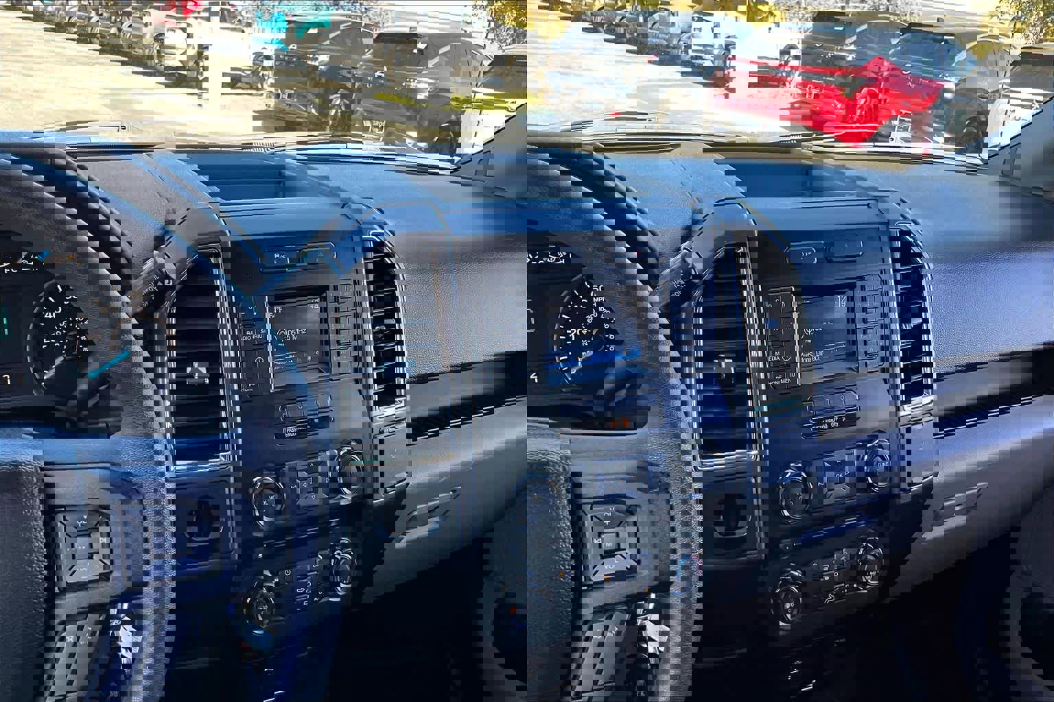 Used 2016 Ford F150 XLT image 7