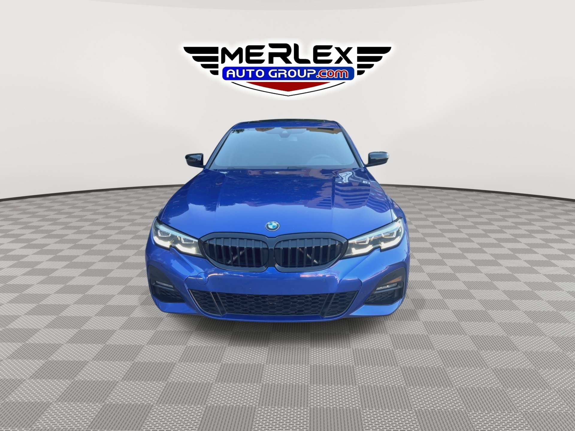 Used 2020 BMW 330i Sedan w/ M Sport Package RWD image 3