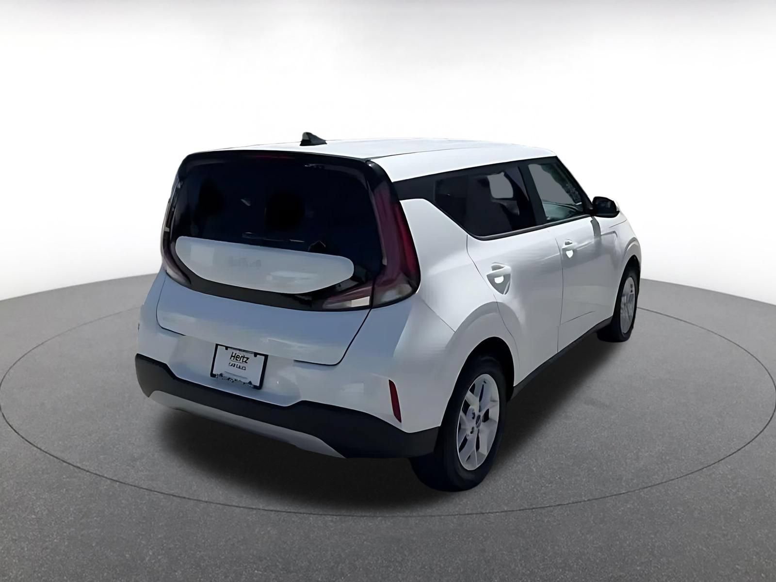 Used 2025 Kia Soul LX w/ LX Technology Package FWD image 13