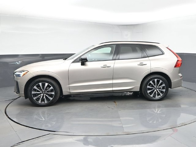 Used 2024 Volvo XC60 B5 Plus w/ Climate Package AWD/4WD image 4