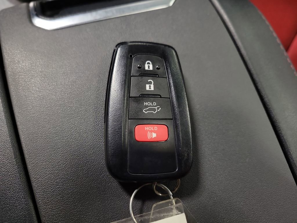 Used 2023 Toyota Highlander XSE AWD/4WD image 16