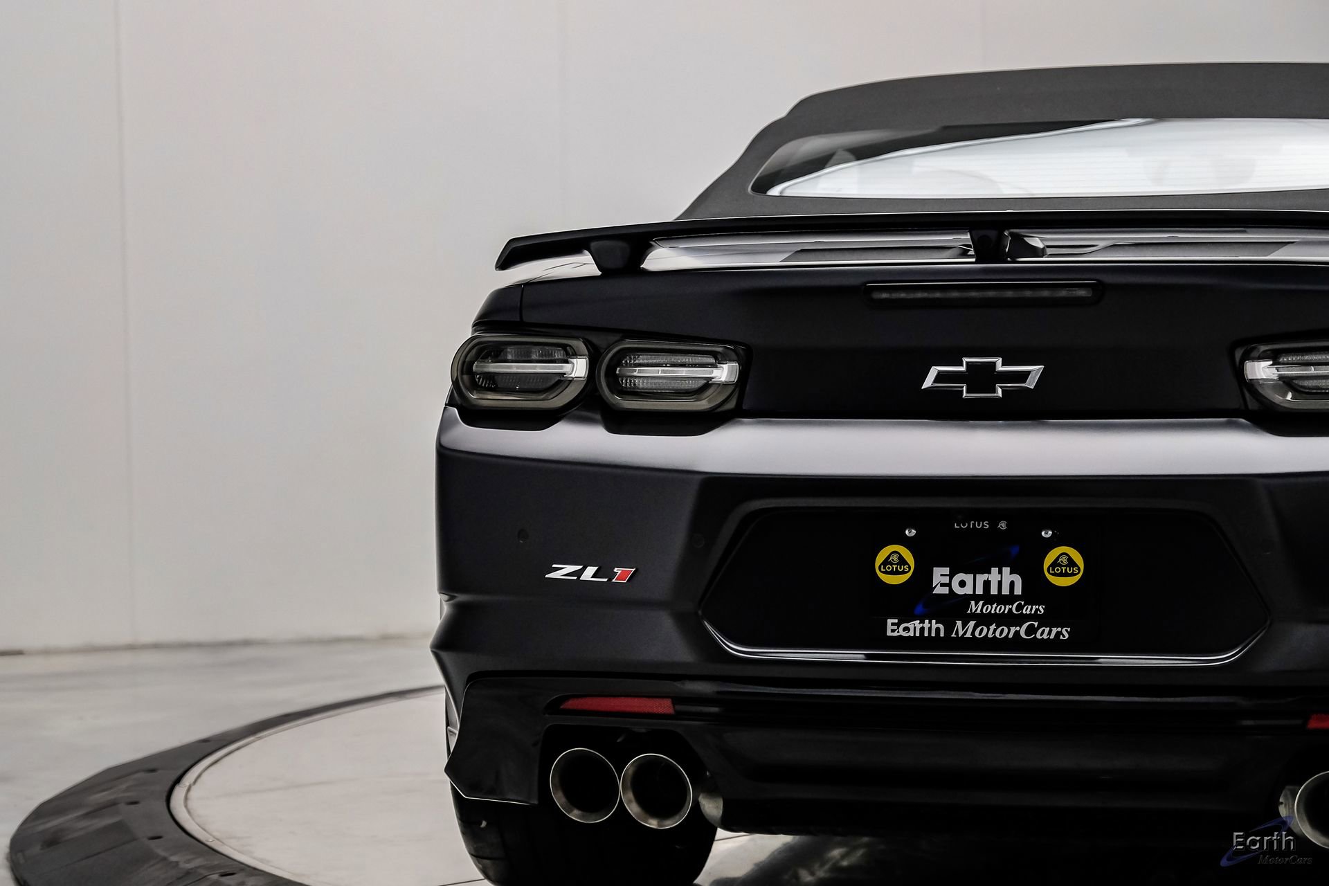 Used 2024 Chevrolet Camaro ZL1 RWD image 17