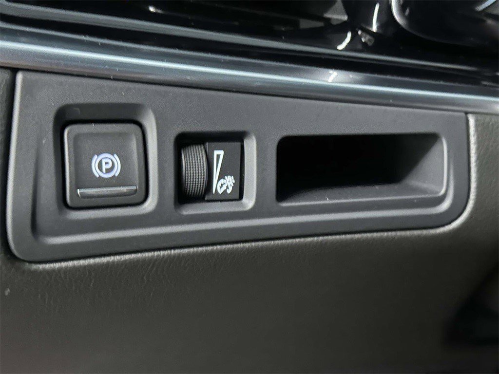 Certified 2024 Cadillac XT6 Luxury image 26