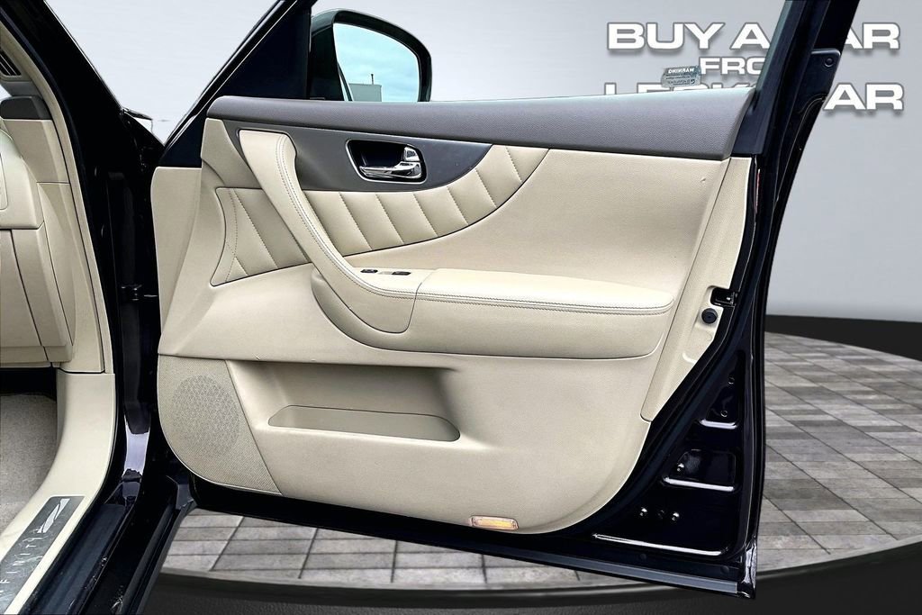 Used 2013 INFINITI FX37 AWD w/ Premium Pkg image 24