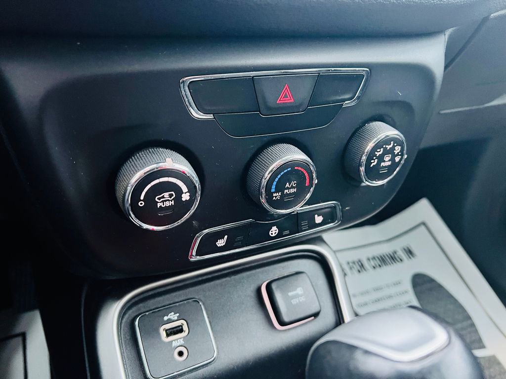 Used 2017 Jeep Compass Latitude w/ Cold Weather Group image 19