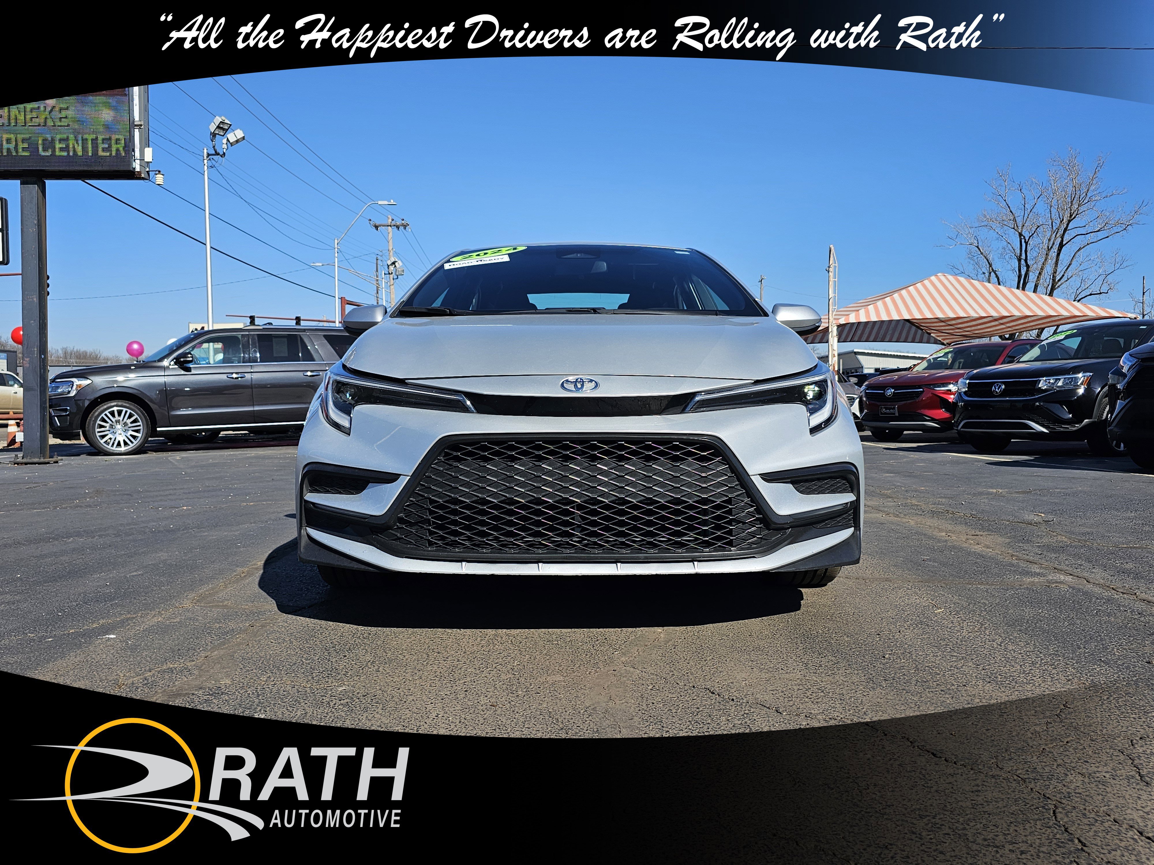 Used 2024 Toyota Corolla SE image 3