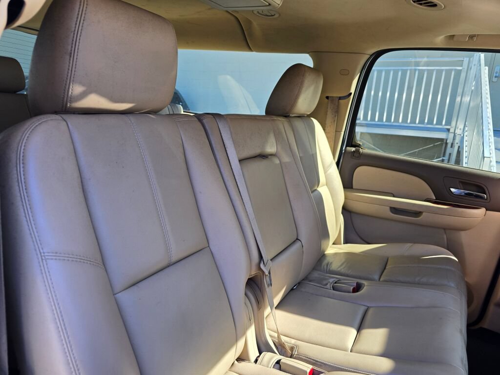 Used 2011 Chevrolet Suburban 2500 LT AWD/4WD image 10