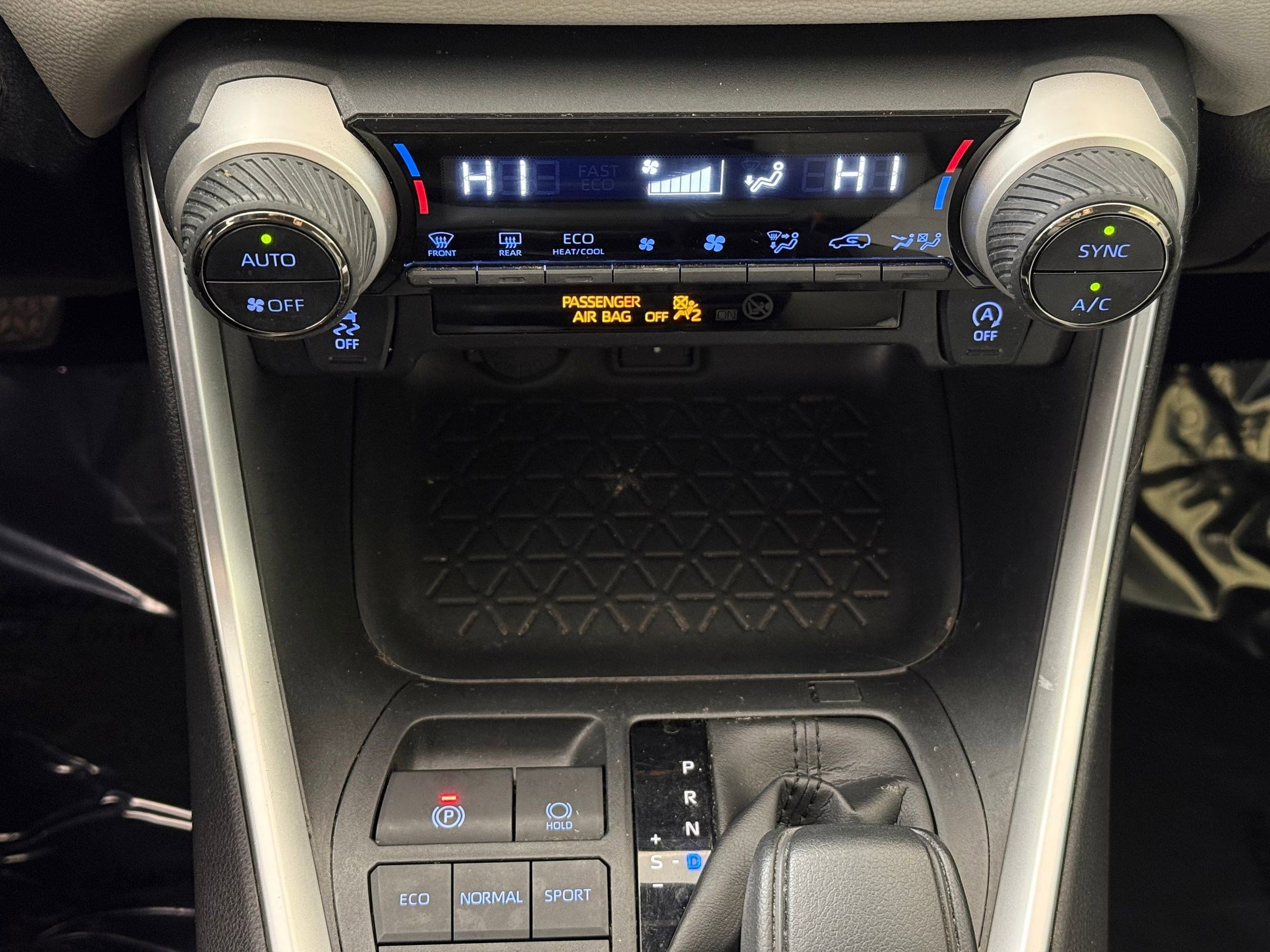 Used 2020 Toyota RAV4 XLE image 16