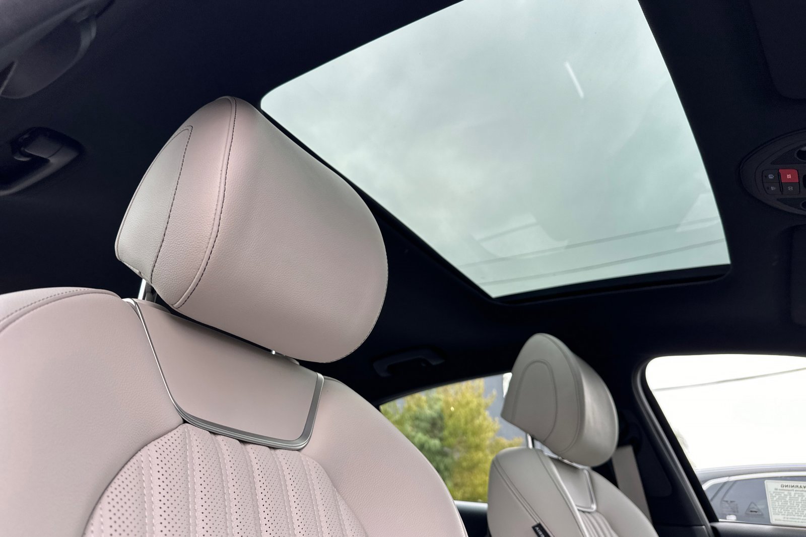 Used 2025 Genesis G70 2.5T w/ Sport Prestige Package image 17