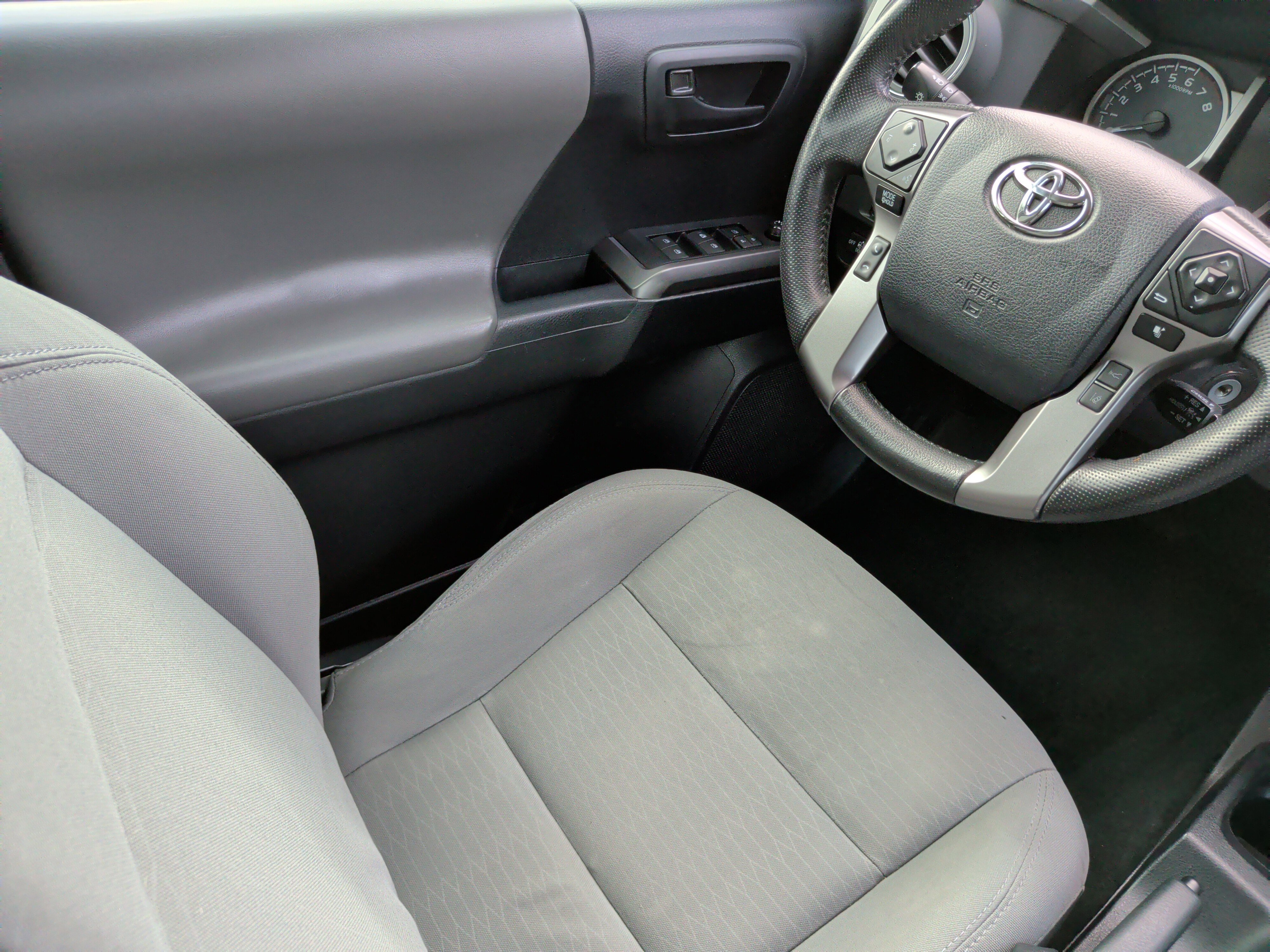 Used 2019 Toyota Tacoma SR5 image 32