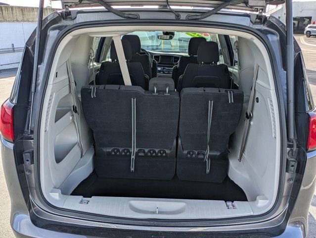 Used 2023 Chrysler Voyager LX image 11