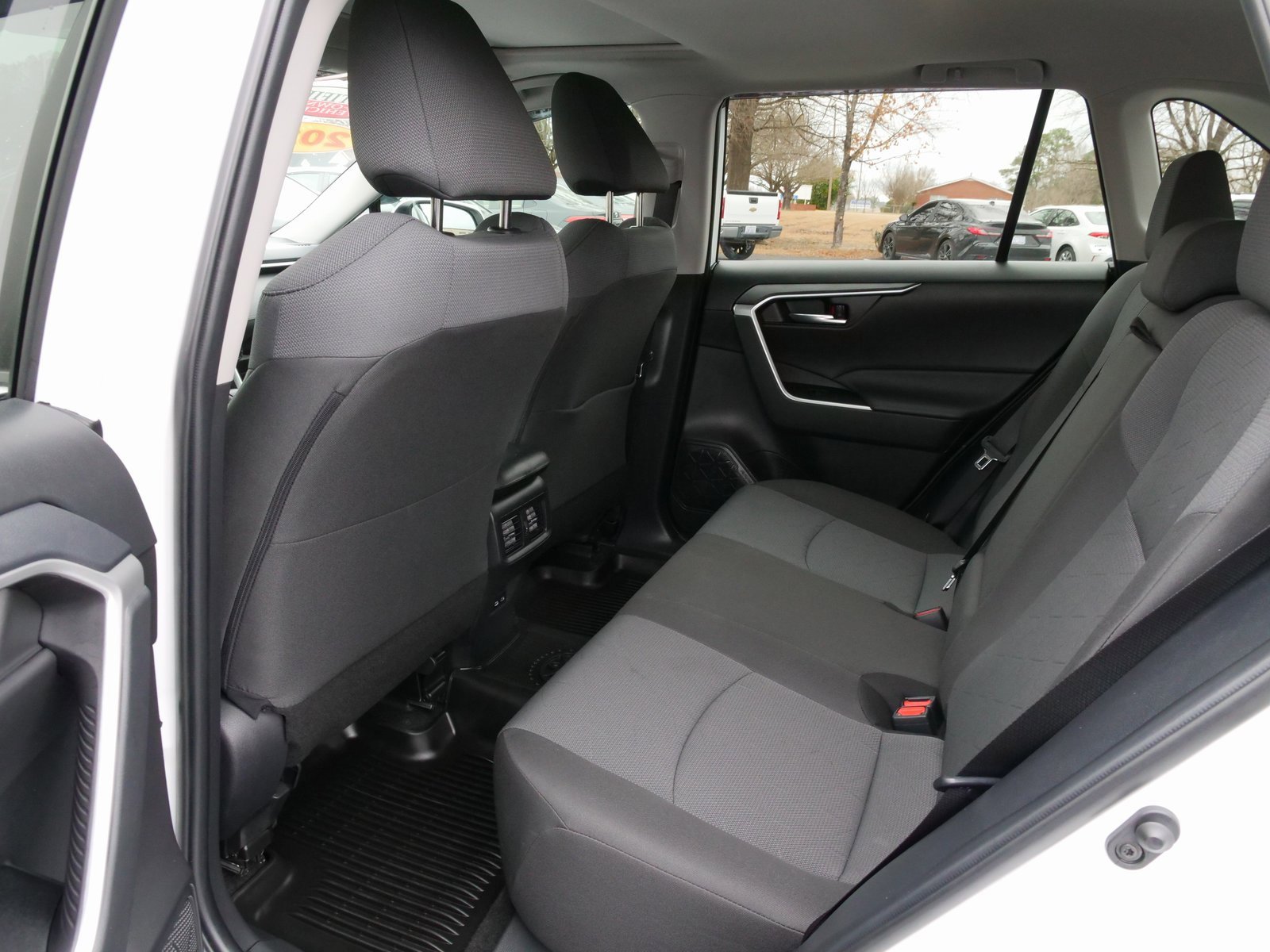 Used 2024 Toyota RAV4 XLE w/ Convenience Package image 14