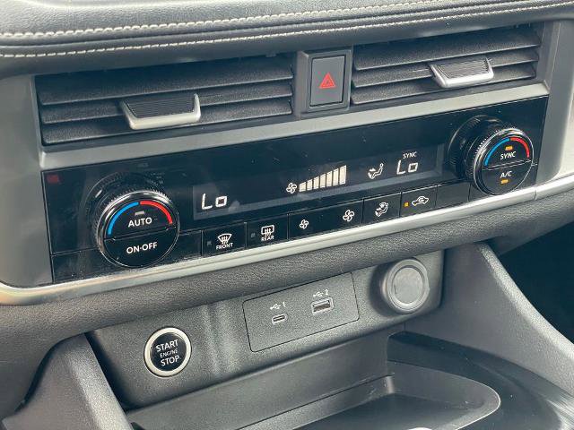 Certified 2023 Nissan Rogue SV image 17