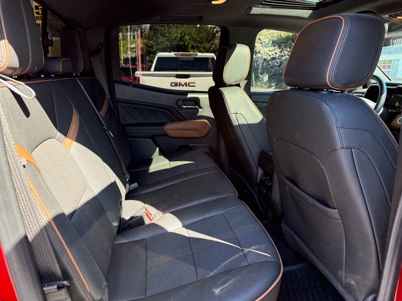 Used 2023 GMC Canyon AT4 w/ LPO, Sports Bar Package AWD/4WD image 19