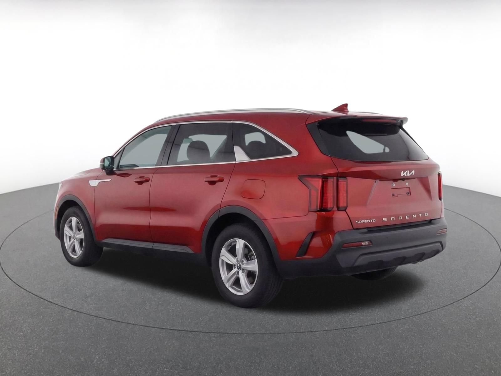 Used 2023 Kia Sorento LX FWD image 8