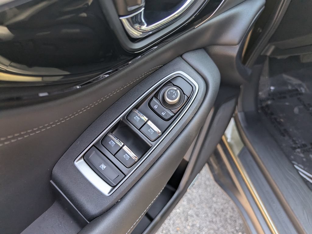 Used 2025 Subaru Outback Limited AWD/4WD image 14
