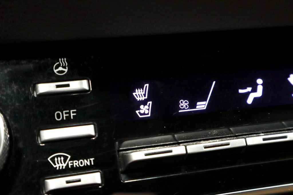 Used 2023 Hyundai Sonata Limited w/ Preferred Accessory Package FWD image 5
