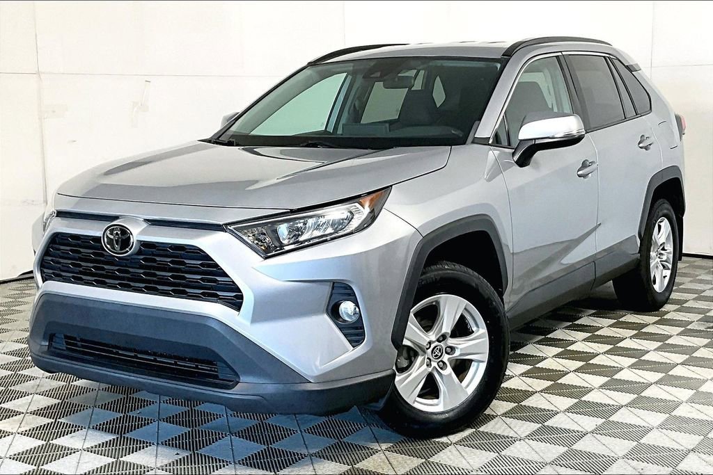 Used 2021 Toyota RAV4 XLE image 2