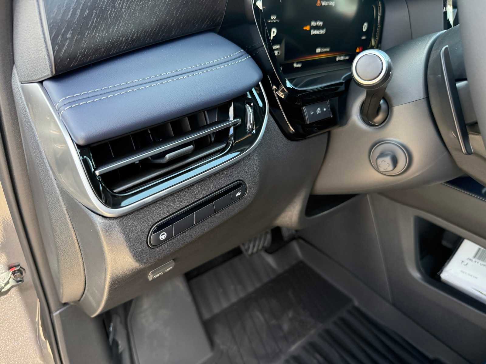 New 2026 INFINITI QX60 Luxe w/ Dark Cargo Package image 13