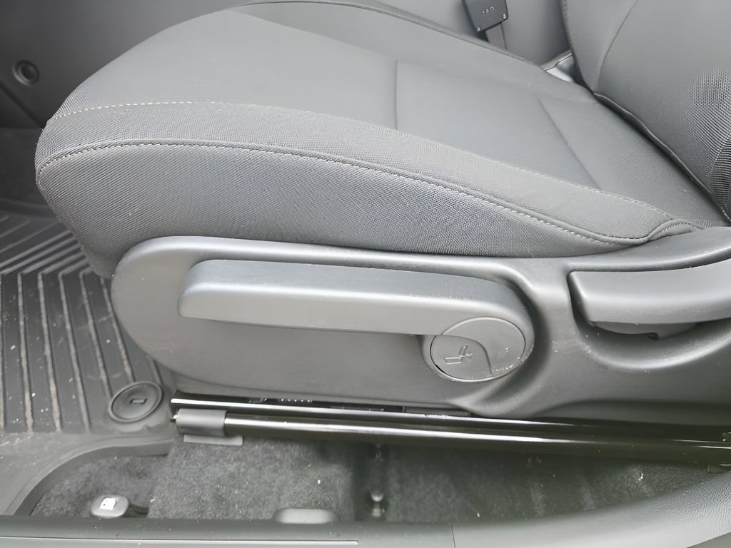 New 2026 Hyundai Kona SE AWD/4WD image 17