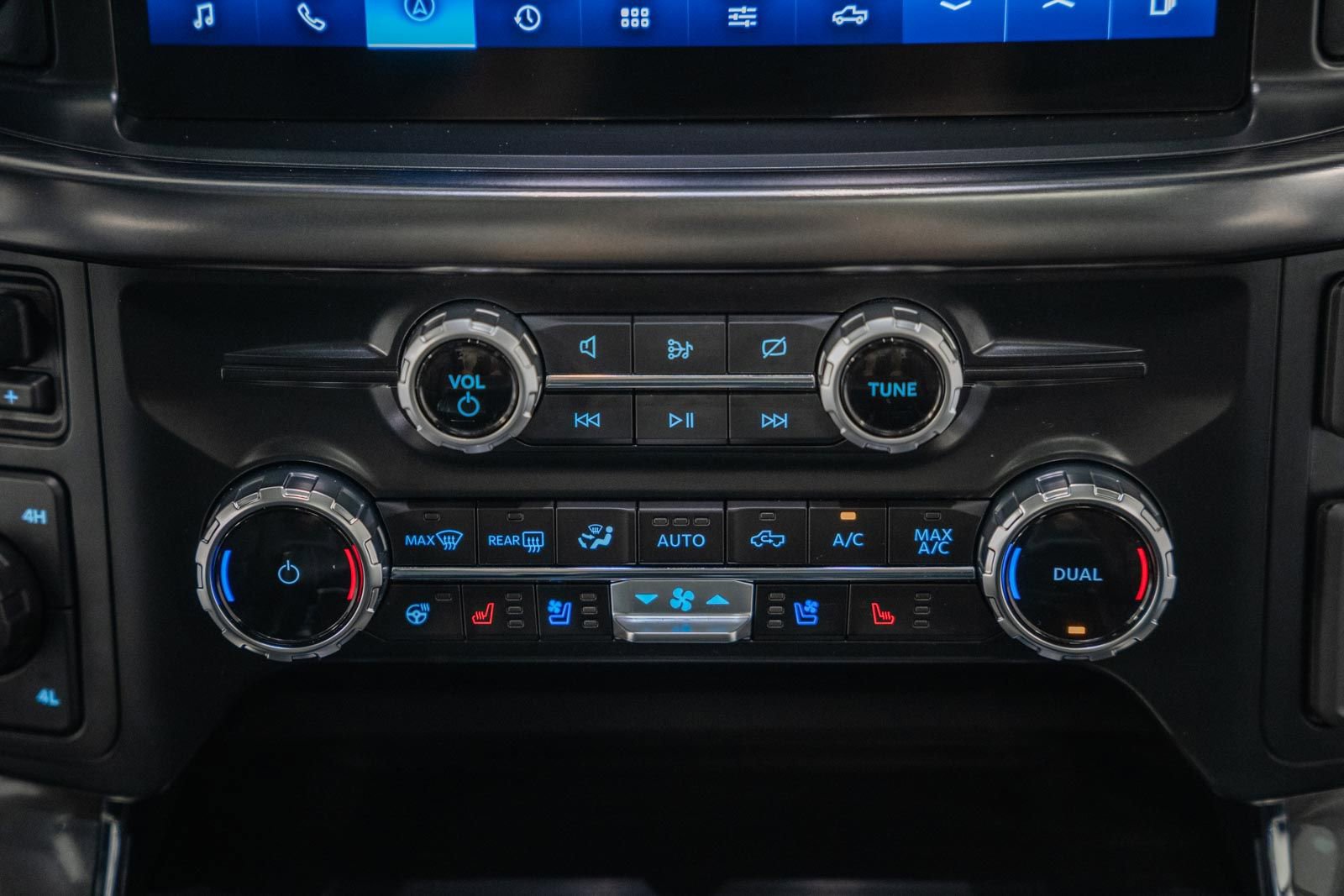 Used 2023 Ford F150 Lariat w/ Equipment Group 502A High image 32