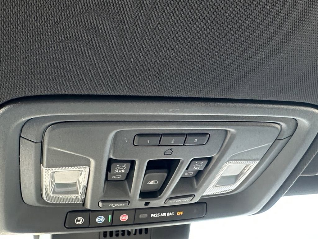 Used 2025 Chevrolet Silverado 1500 ZR2 w/ Technology Package image 19