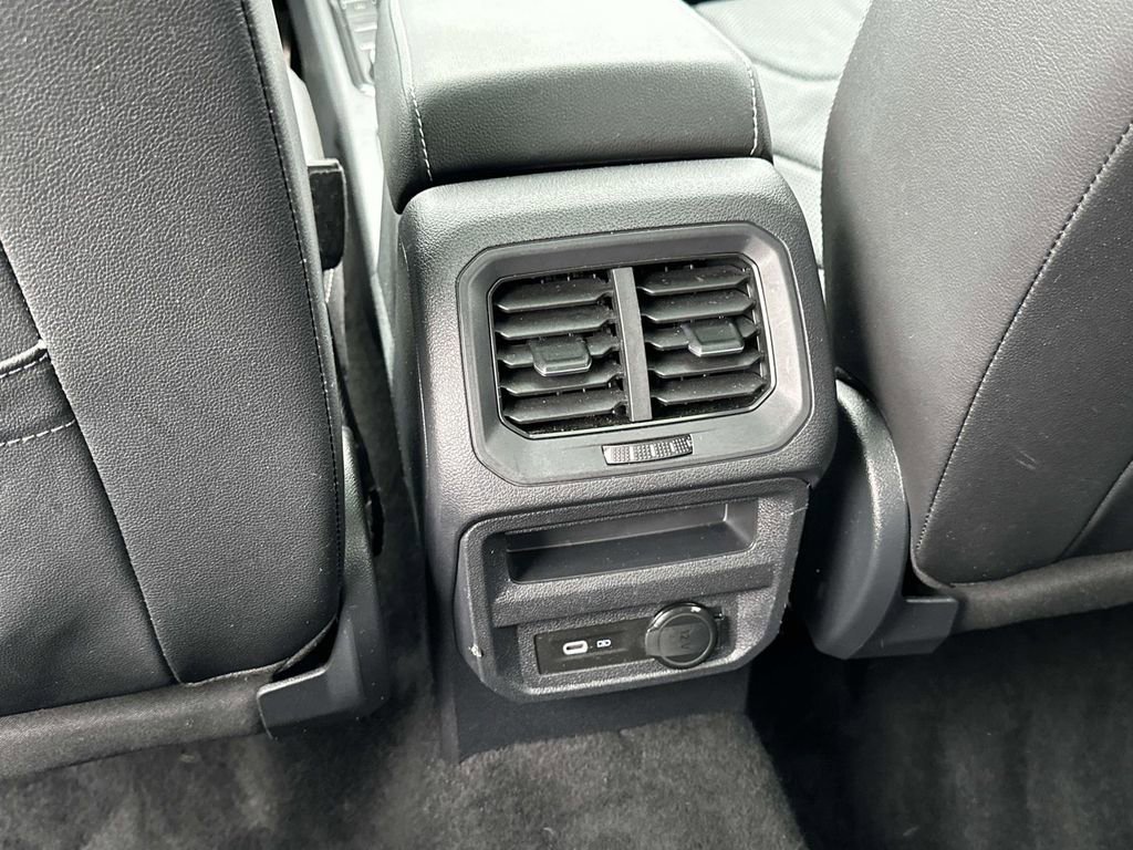 Certified 2023 Volkswagen Tiguan SEL R-Line image 16