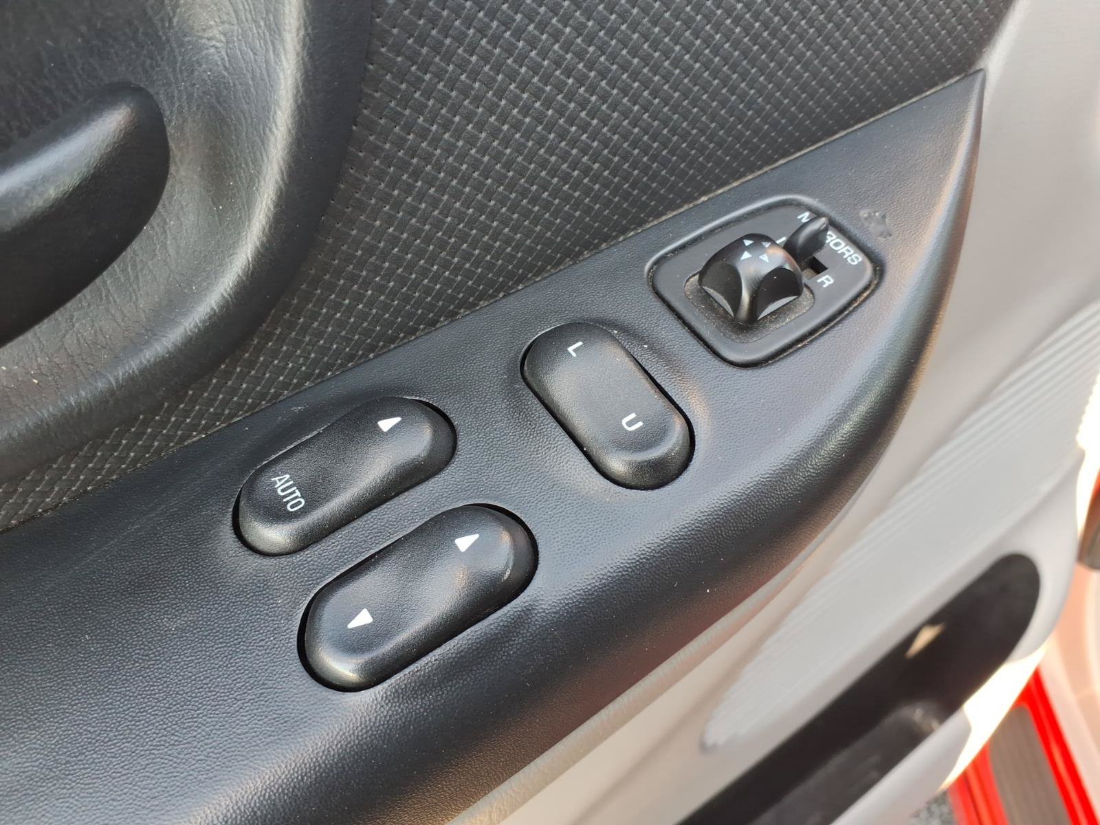 Used 2000 Ford F150 Lightning RWD image 21