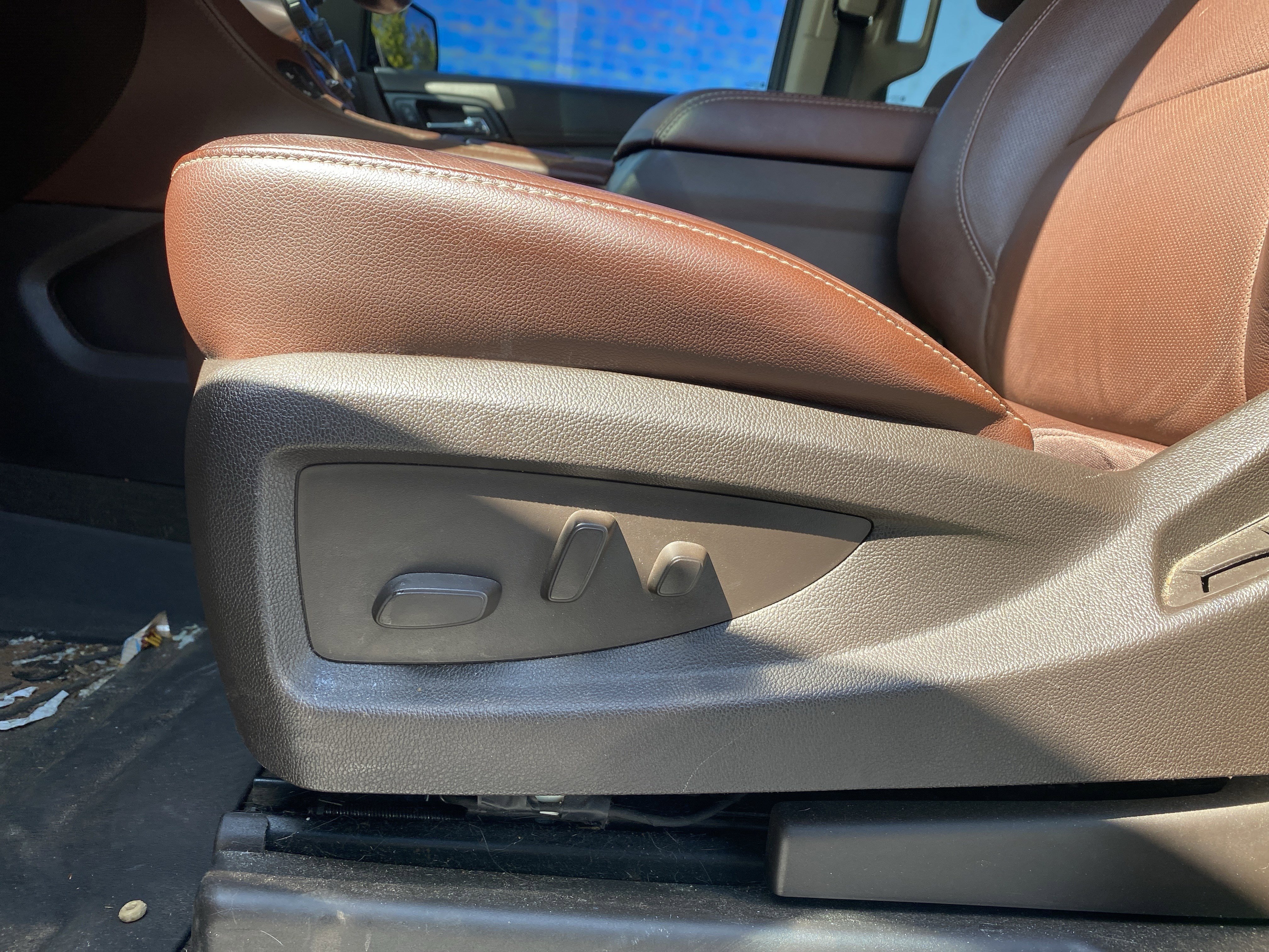 Used 2017 Chevrolet Suburban Premier RWD image 22