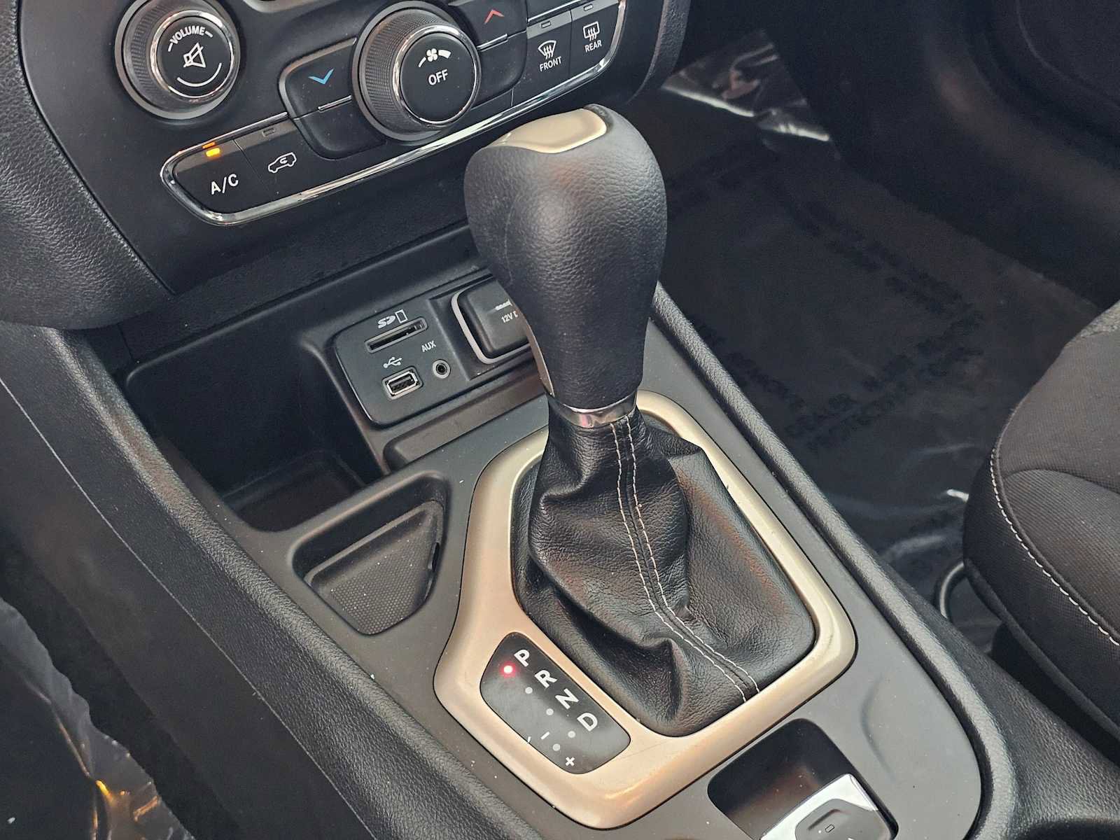 Used 2014 Jeep Cherokee Latitude image 30