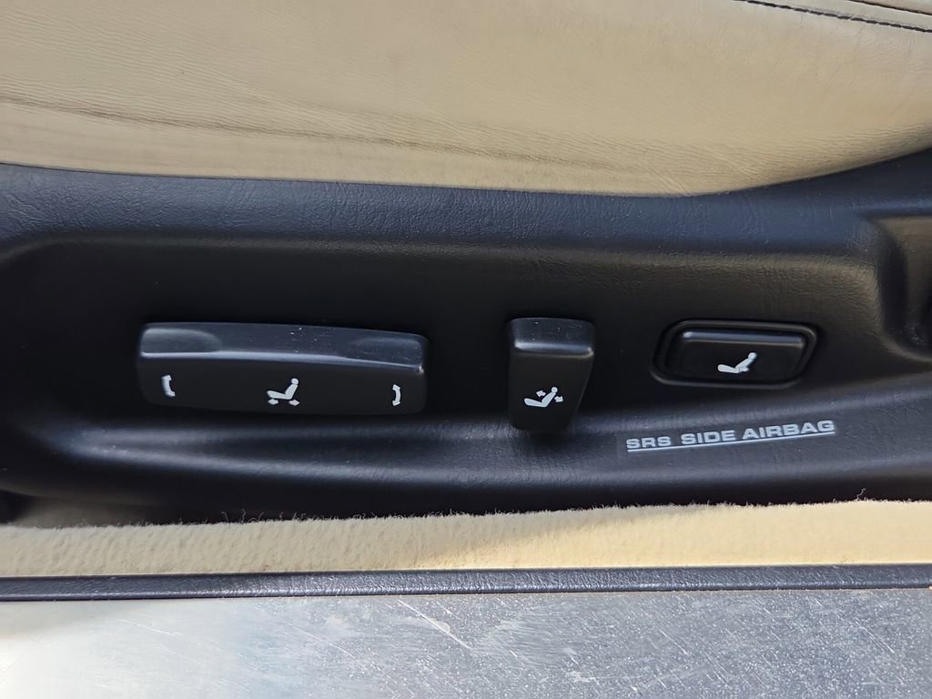 Used 2009 Lexus SC 430 Convertible image 12